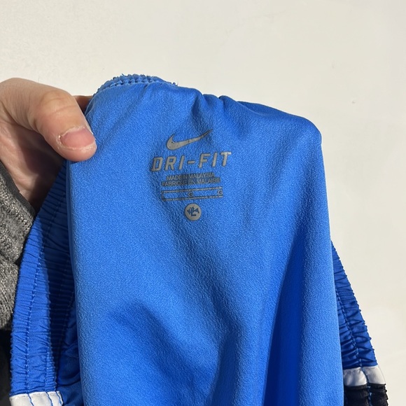 Nike Dri-Fit Tempo Girls Blue Running Shorts Size Large - Picture 4 of 4